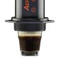 Preview: AeroPress® Flow Control Filter Cap im Einsatz